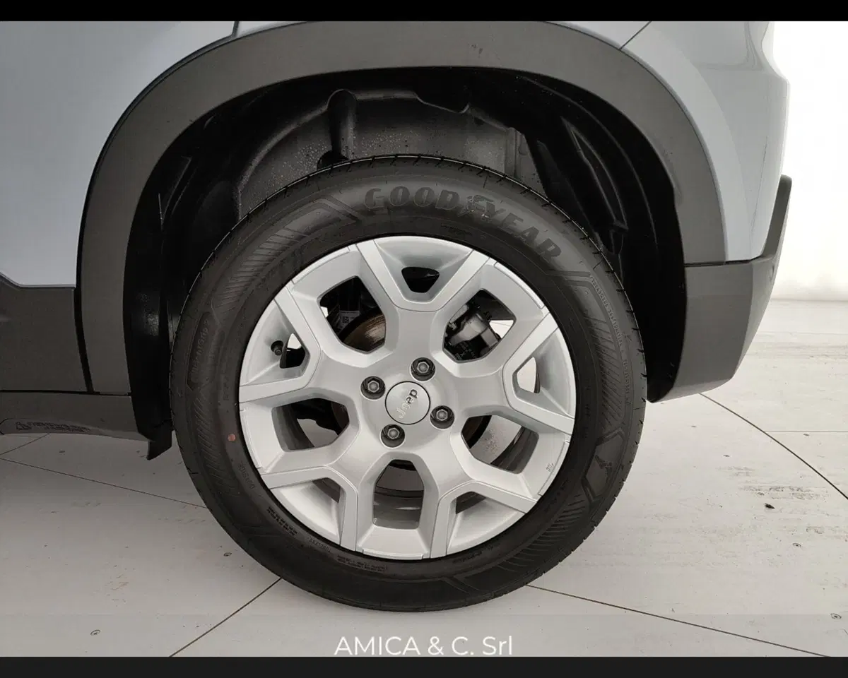 Jeep Avenger nuova a Caserta (10)