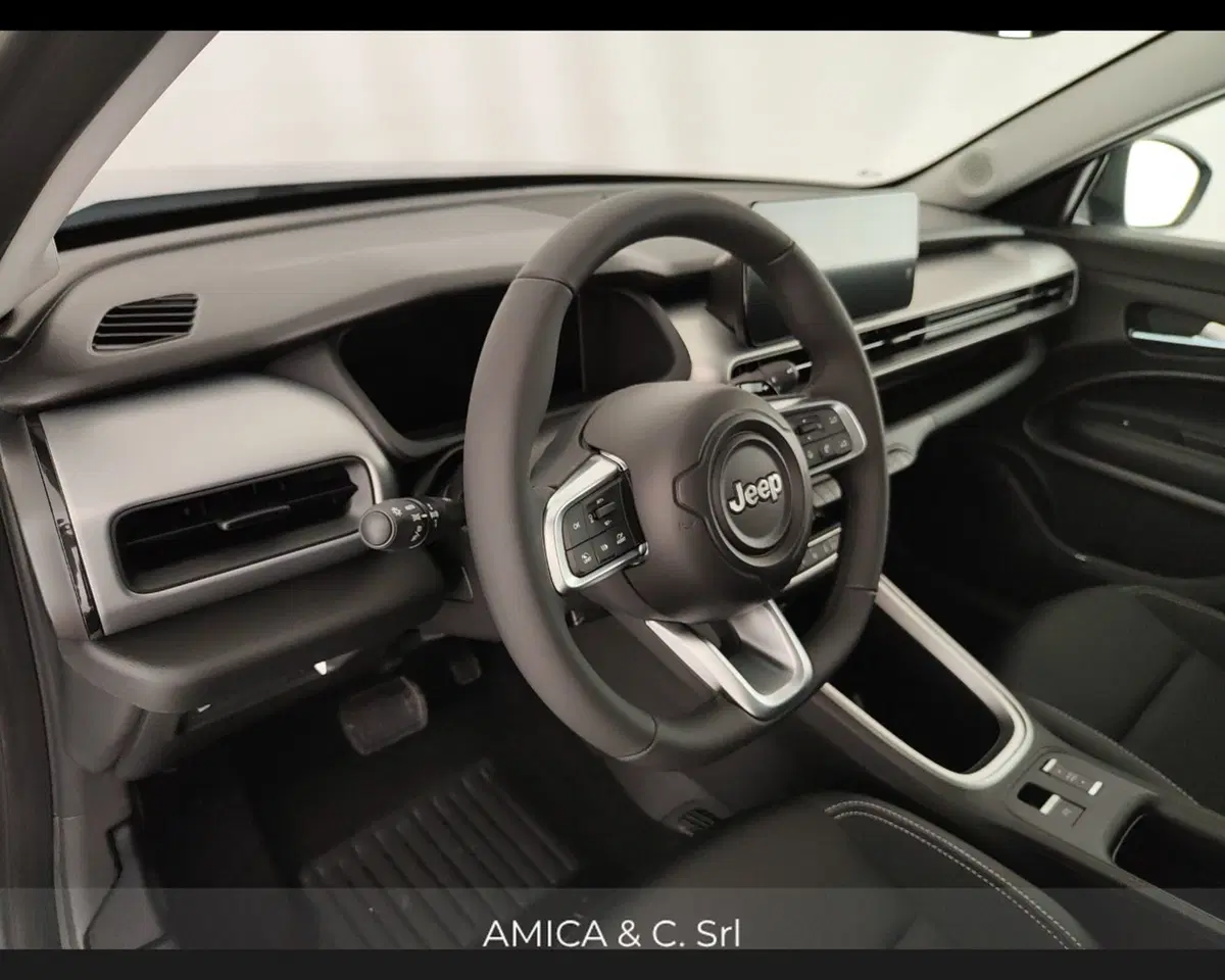 Jeep Avenger nuova a Caserta (19)