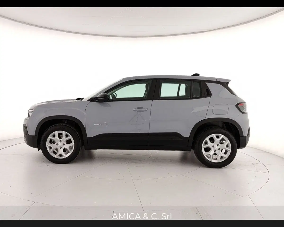 Jeep Avenger nuova a Caserta (4)
