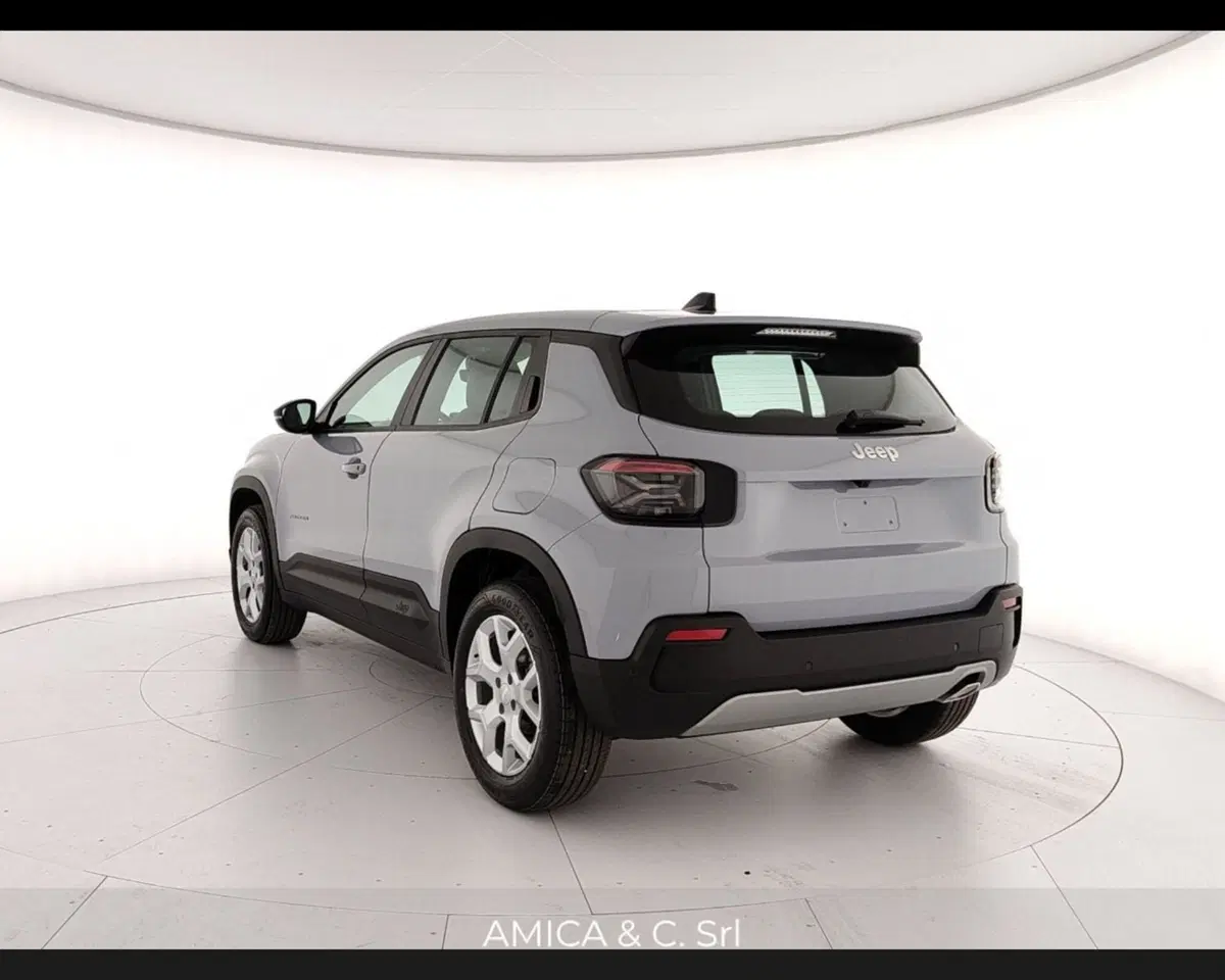 Jeep Avenger nuova a Caserta (5)