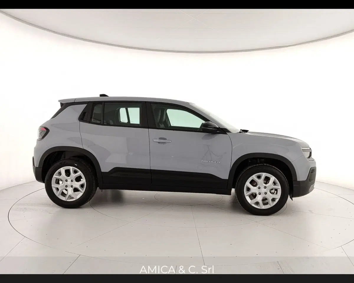 Jeep Avenger nuova a Caserta (8)