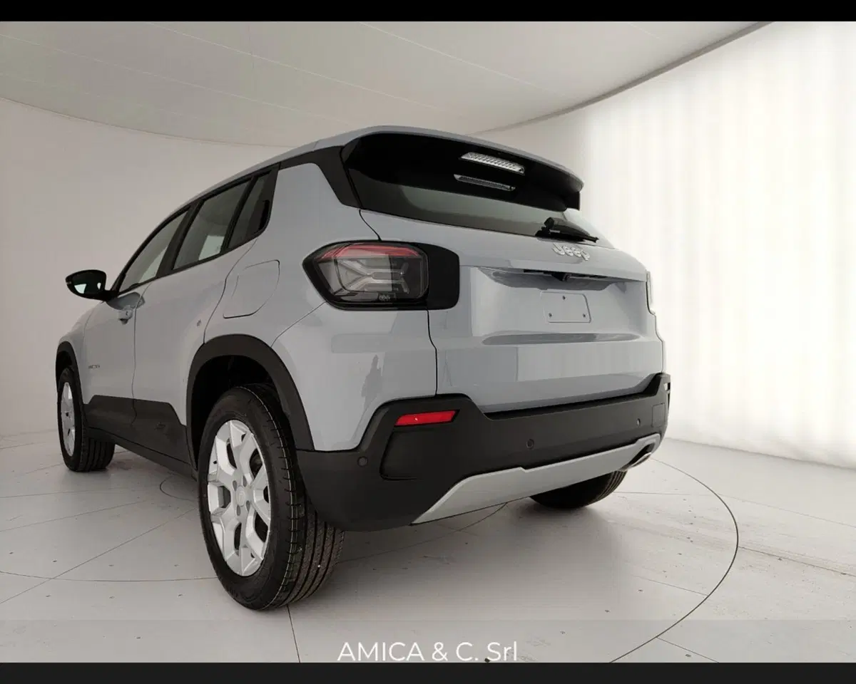 Jeep Avenger nuova a Caserta (9)