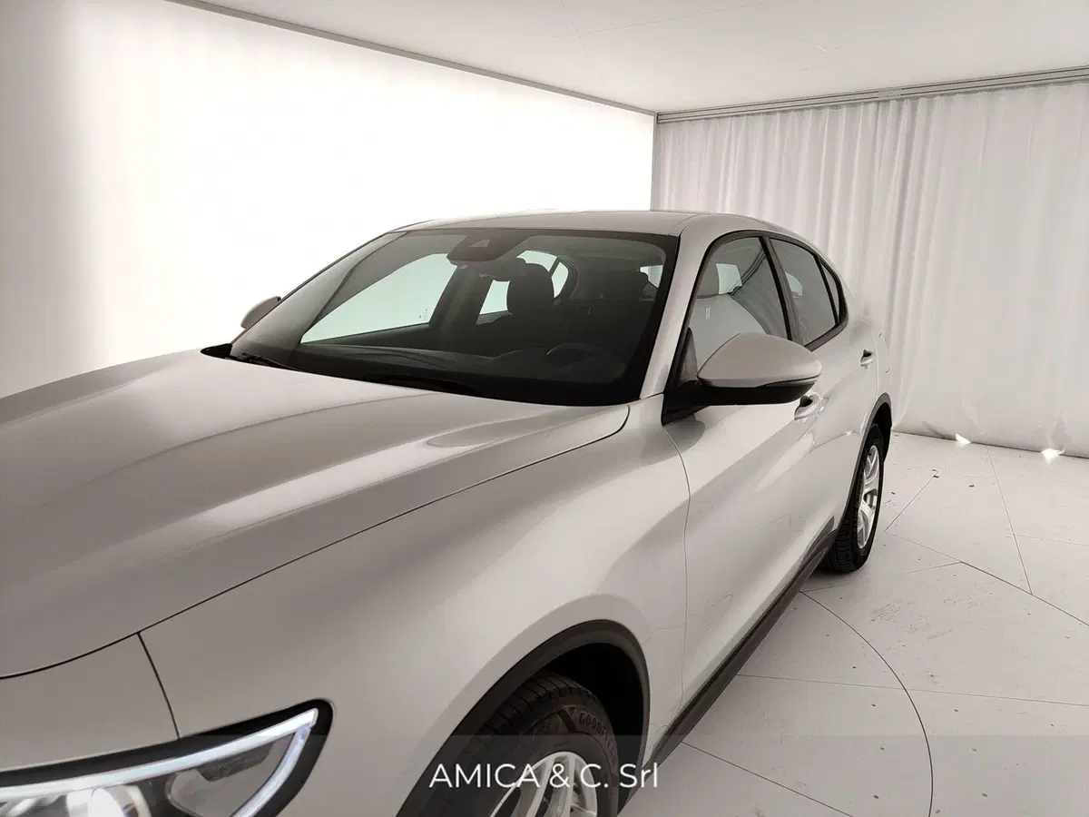 Alfa Romeo Stelvio usata a Caserta (11)