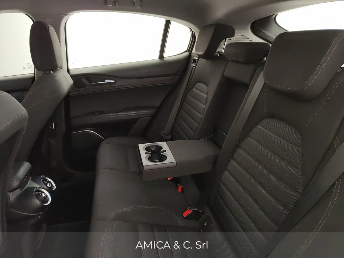 Alfa Romeo Stelvio usata a Caserta (13)
