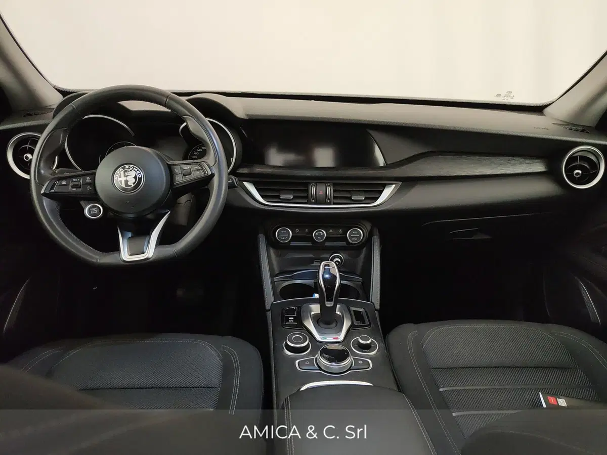 Alfa Romeo Stelvio usata a Caserta (15)