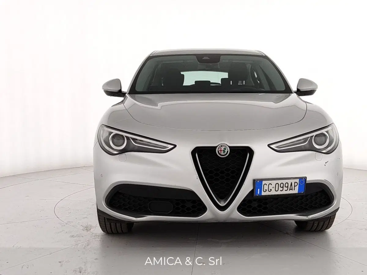 Alfa Romeo Stelvio usata a Caserta (2)