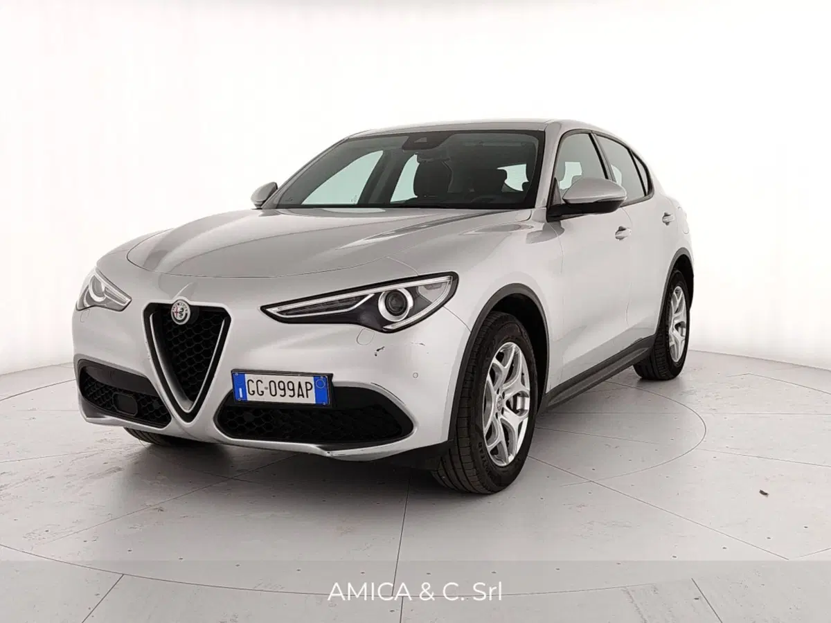 Alfa Romeo Stelvio usata a Caserta (3)
