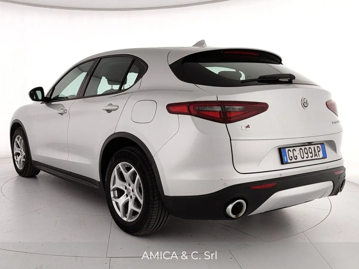 Alfa Romeo Stelvio usata a Caserta (5)