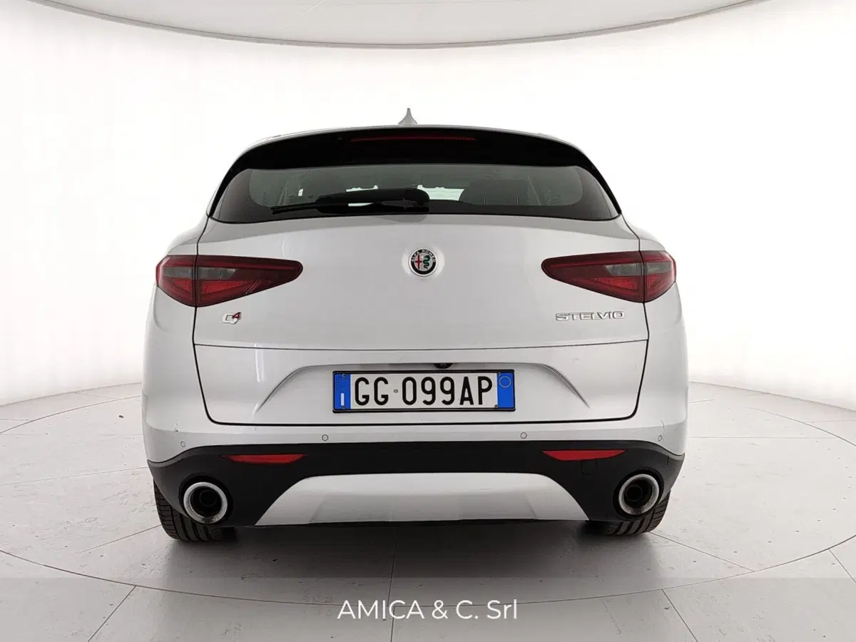 Alfa Romeo Stelvio usata a Caserta (6)