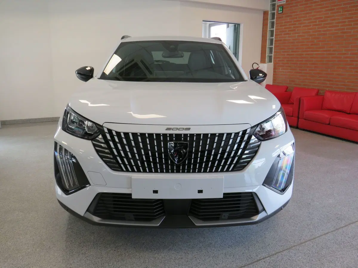 Peugeot 2008 nuova a Monza e Brianza (2)