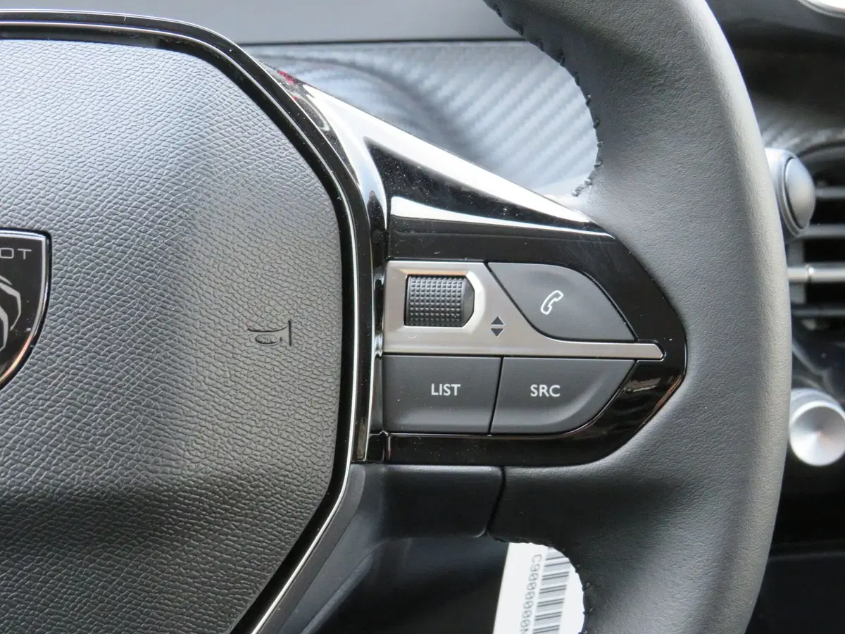 Peugeot 208 nuova a Monza e Brianza (14)