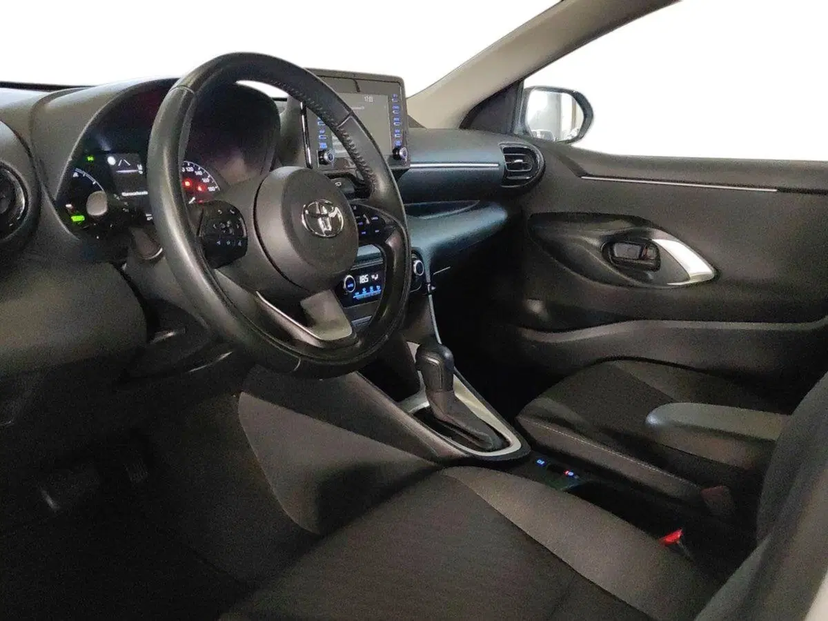 Toyota Yaris usata a Milano (8)