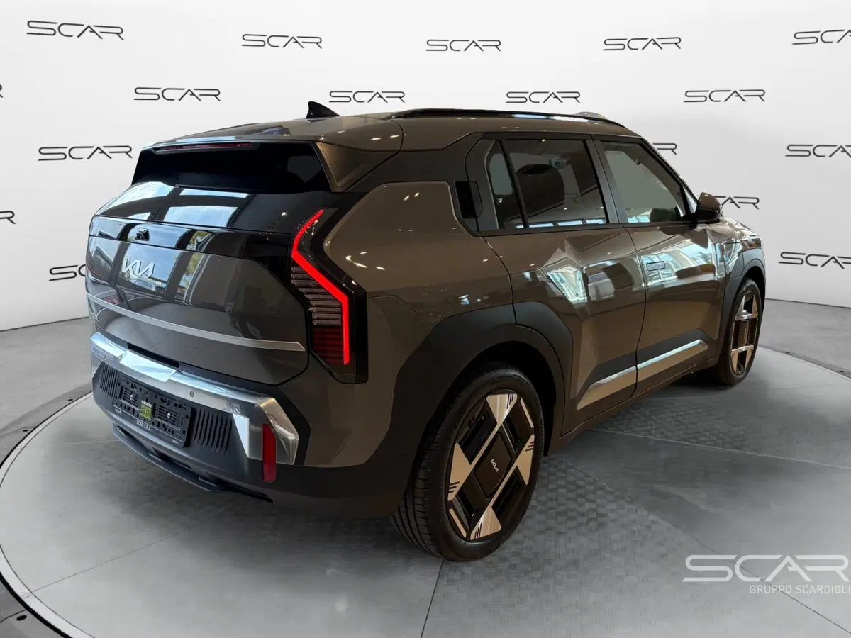 Kia EV3 nuova a Livorno (4)