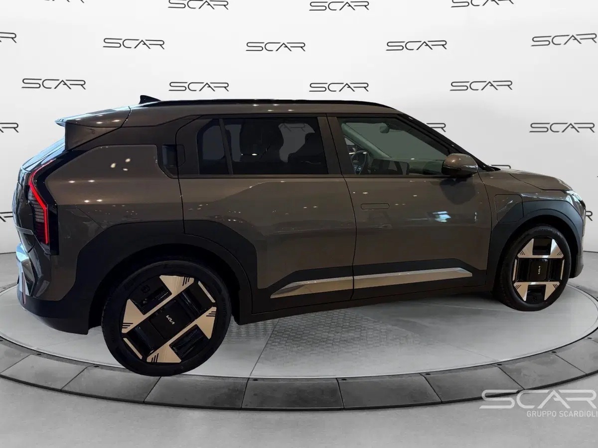 Kia EV3 nuova a Livorno (5)