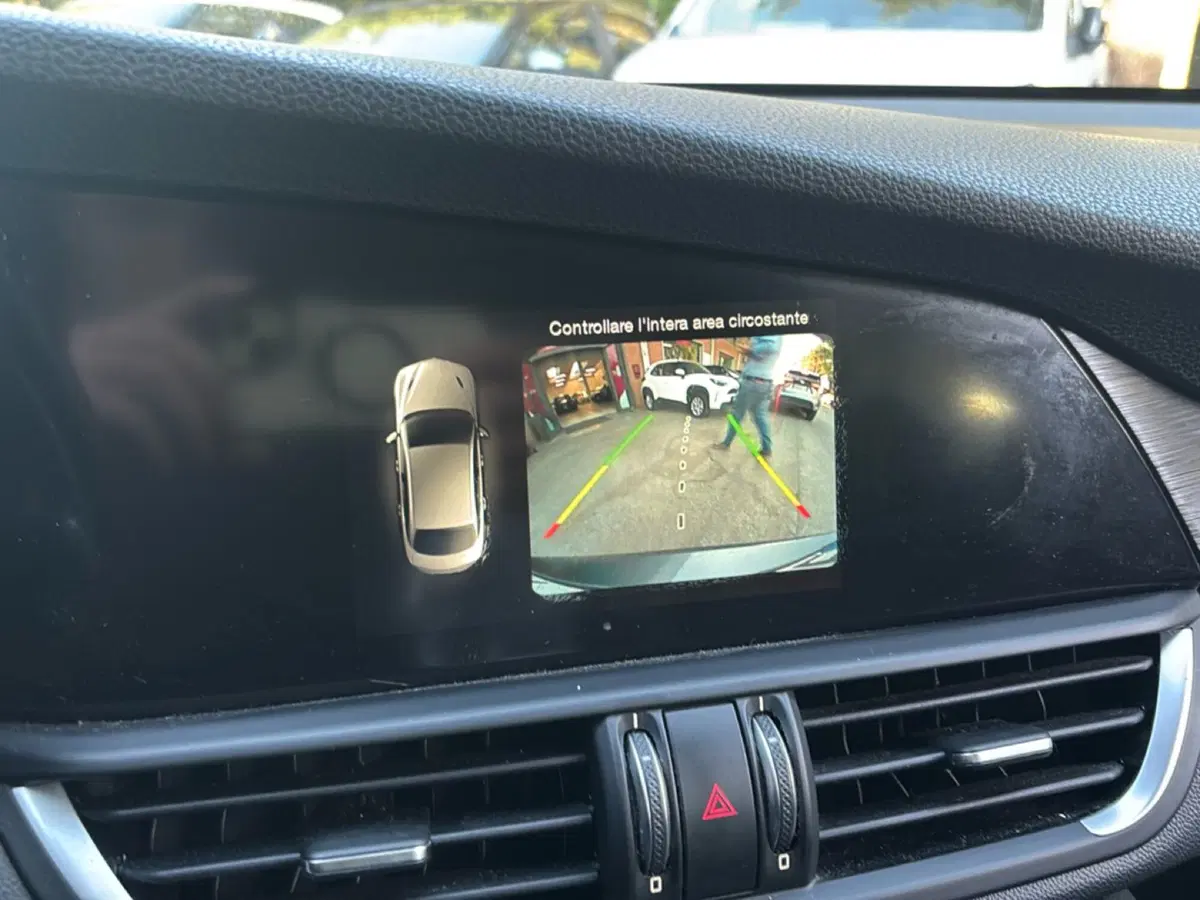 Alfa Romeo Giulia usata a Bologna (12)