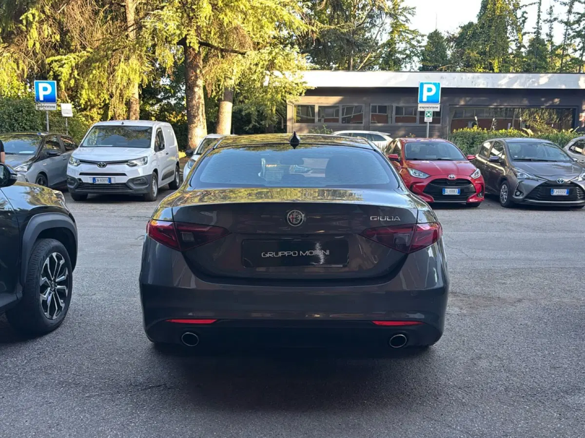 Alfa Romeo Giulia usata a Bologna (4)
