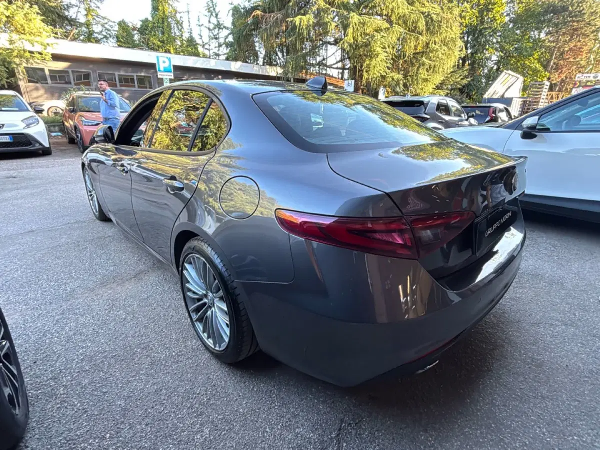 Alfa Romeo Giulia usata a Bologna (5)