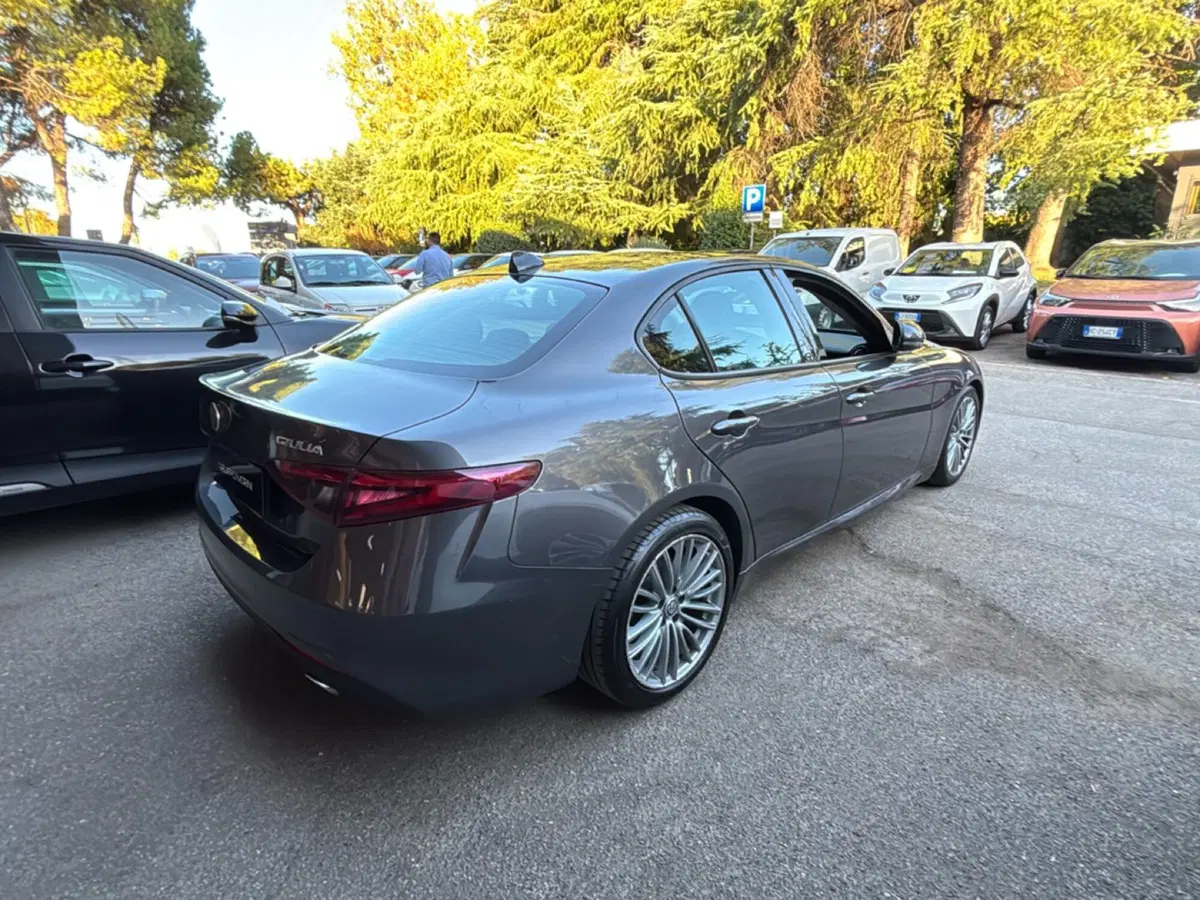 Alfa Romeo Giulia usata a Bologna (6)