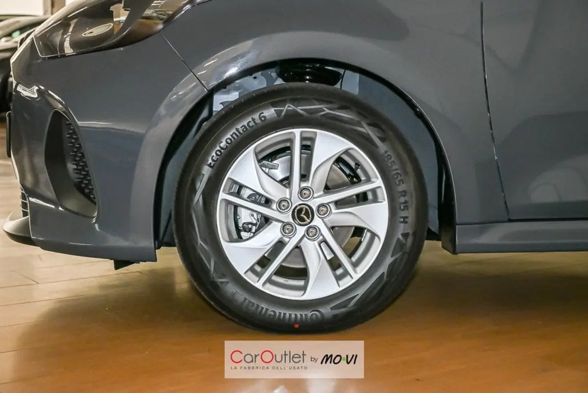 Mazda Mazda2 Hybrid nuova a Torino (20)
