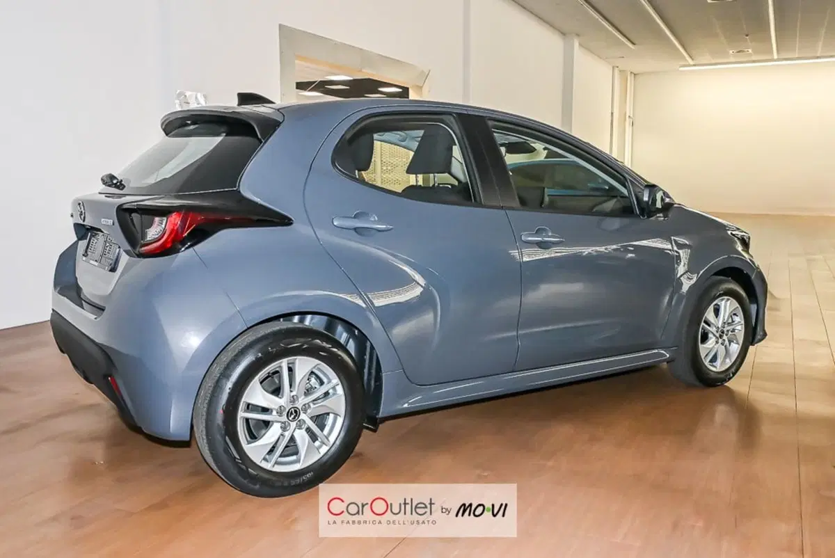 Mazda Mazda2 Hybrid nuova a Torino (4)