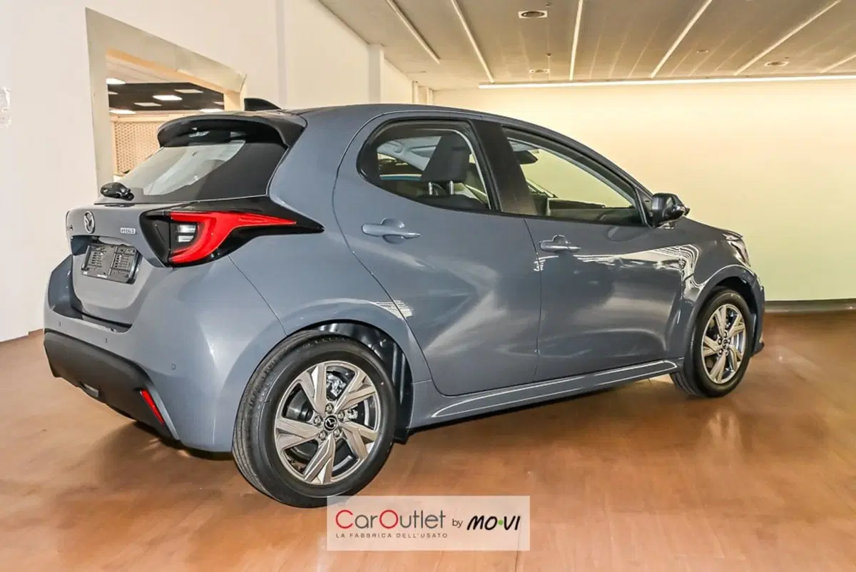 Mazda Mazda2 Hybrid nuova a Torino (4)