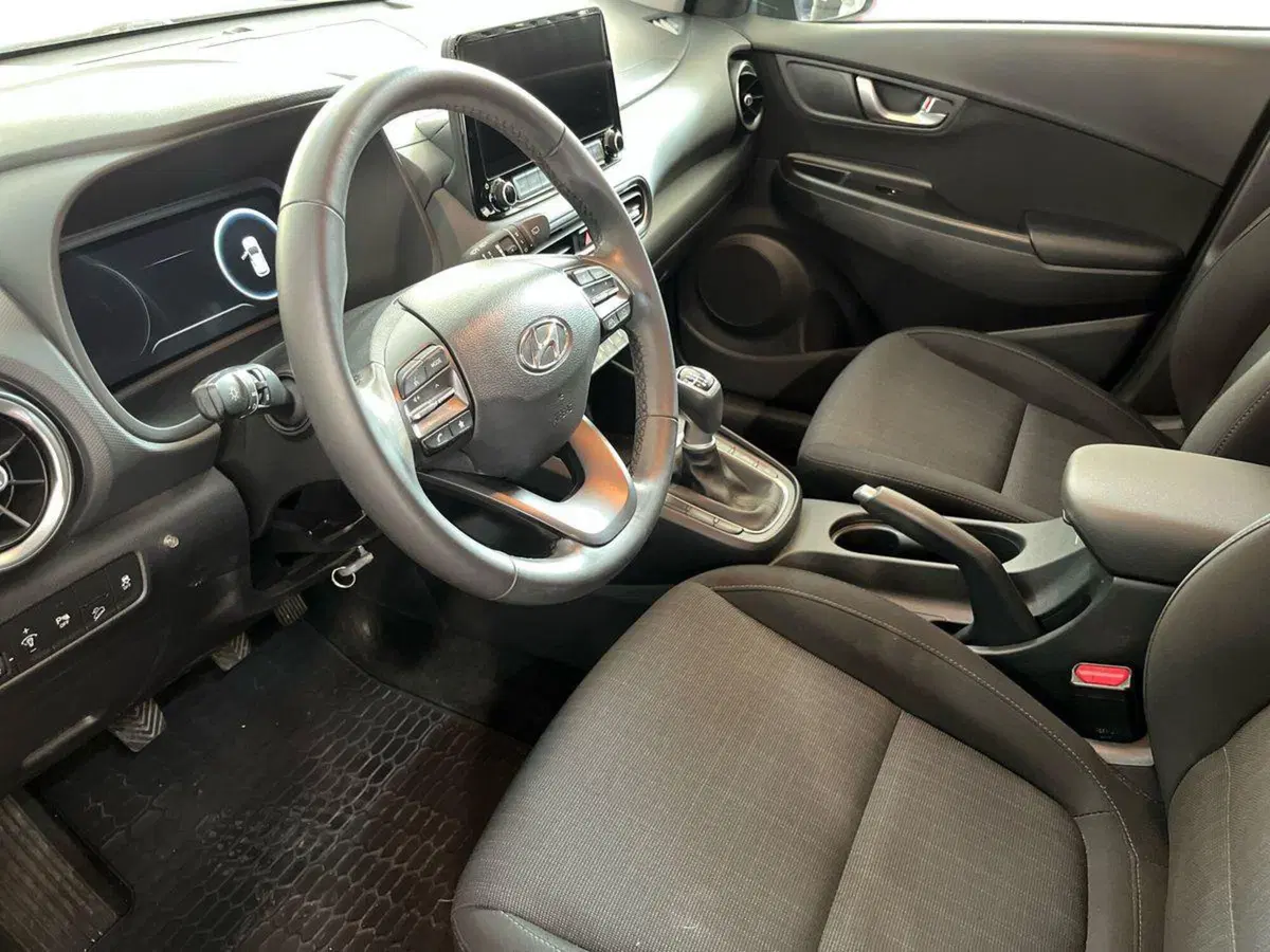 Hyundai Kona usata a Lecce (10)
