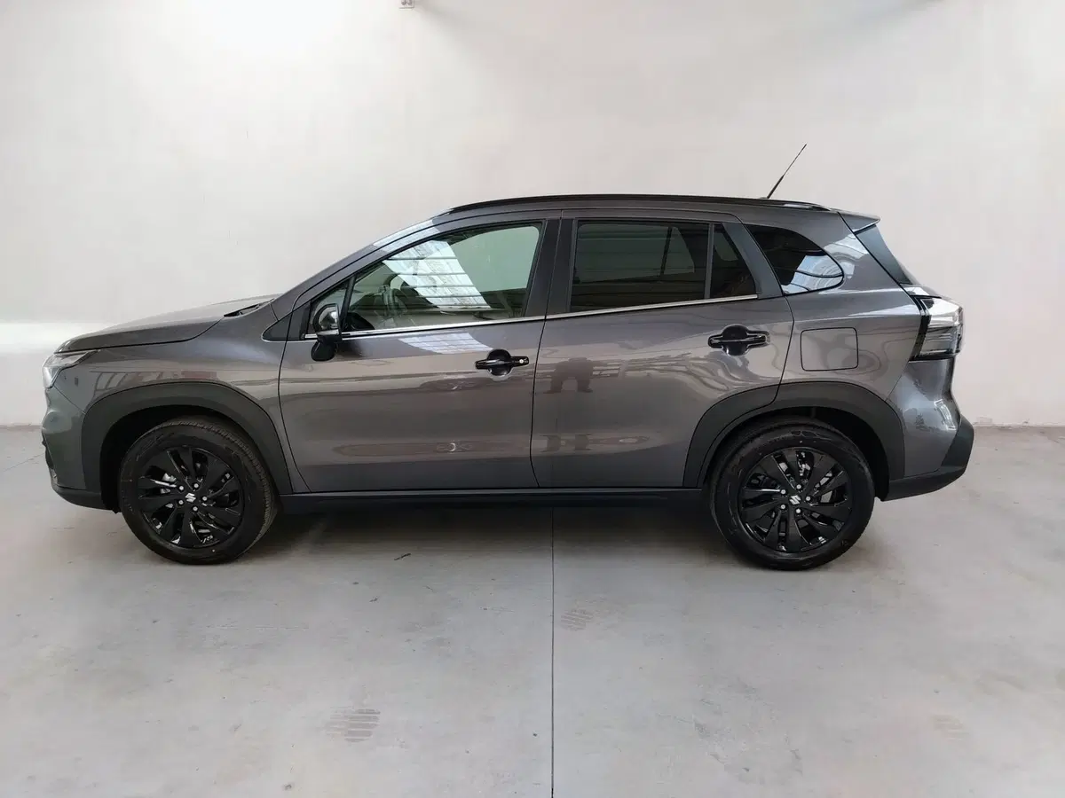 Suzuki S-Cross nuova a Rovigo (5)