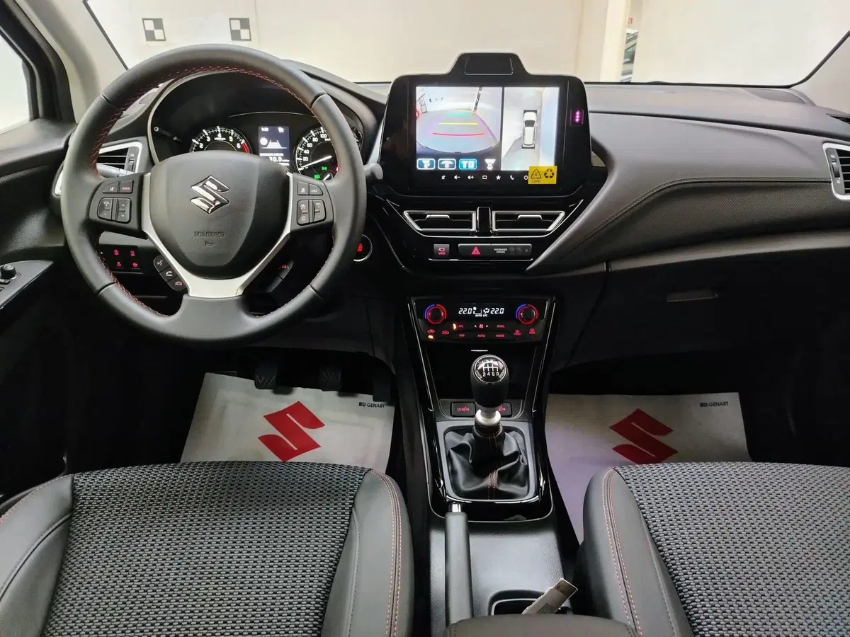 Suzuki S-Cross nuova a Rovigo (8)