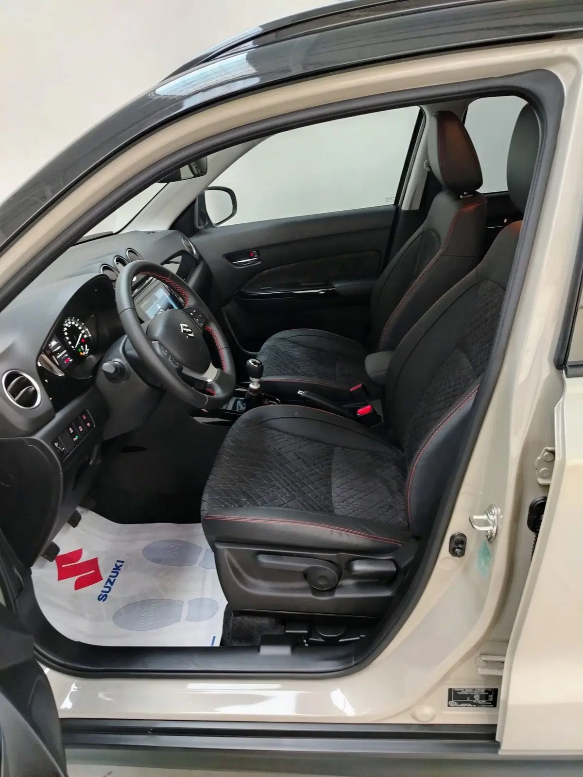 Suzuki Vitara nuova a Rovigo (6)