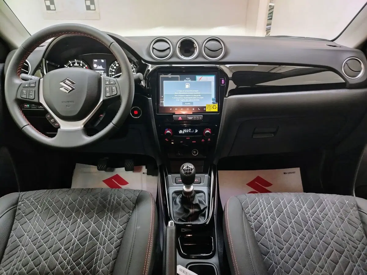 Suzuki Vitara nuova a Rovigo (8)