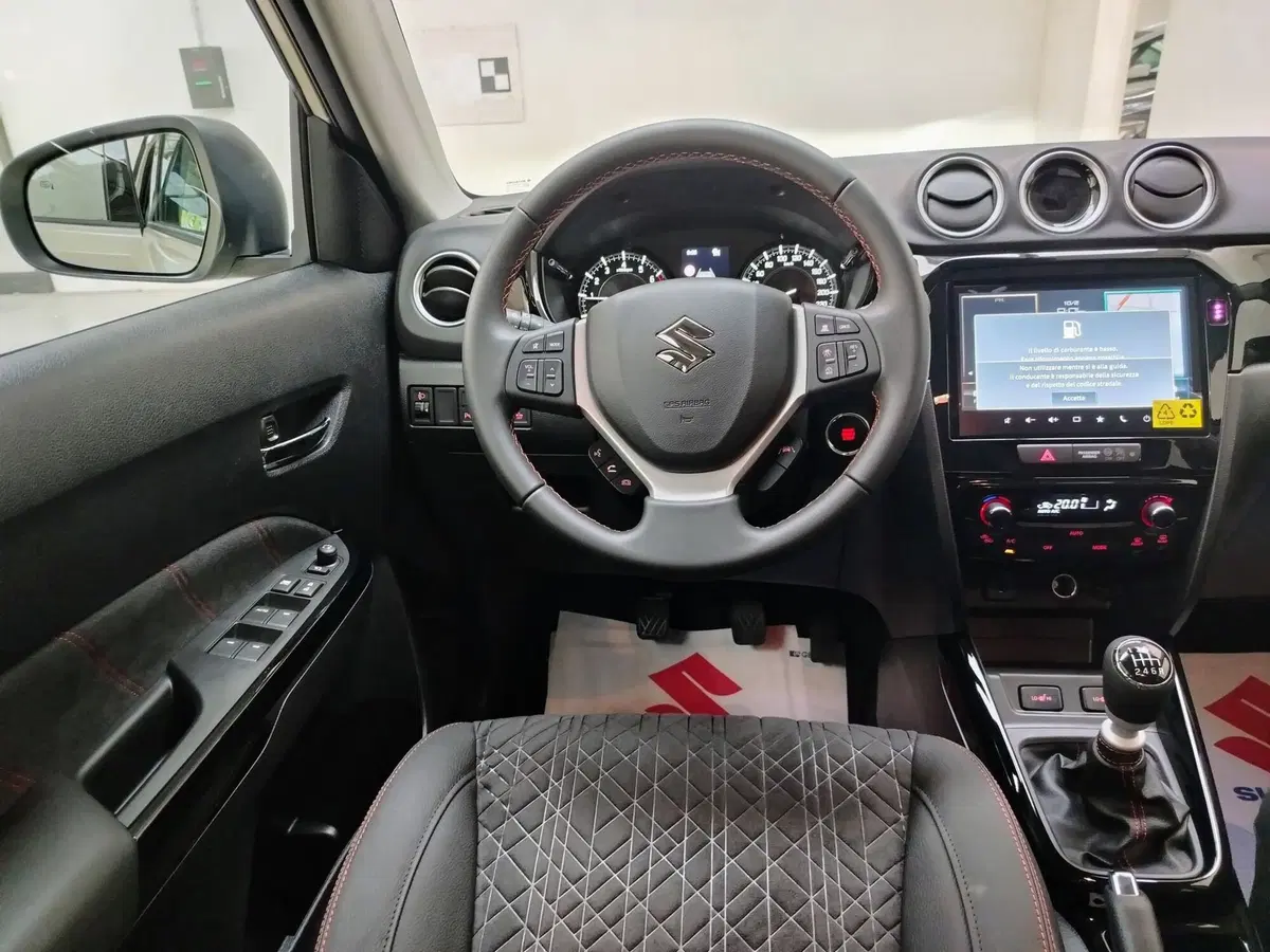 Suzuki Vitara nuova a Rovigo (9)