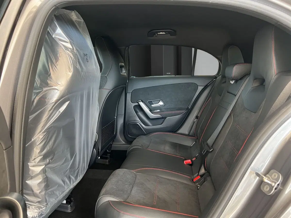 Mercedes-Benz Classe A nuova a Cosenza (12)