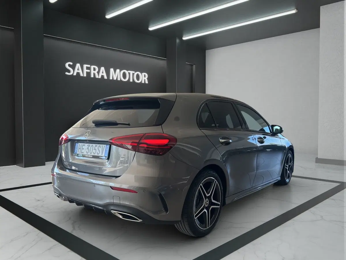 Mercedes-Benz Classe A nuova a Cosenza (6)