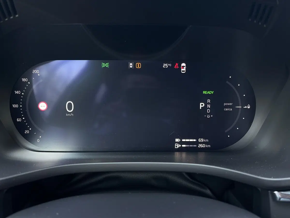 Volvo XC60 nuova a Como (11)