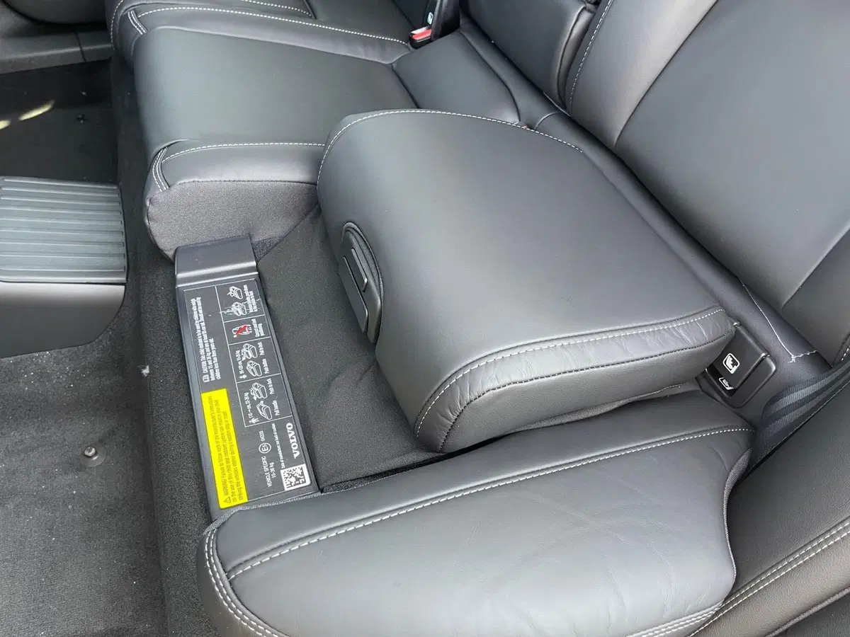 Volvo XC60 nuova a Como (14)