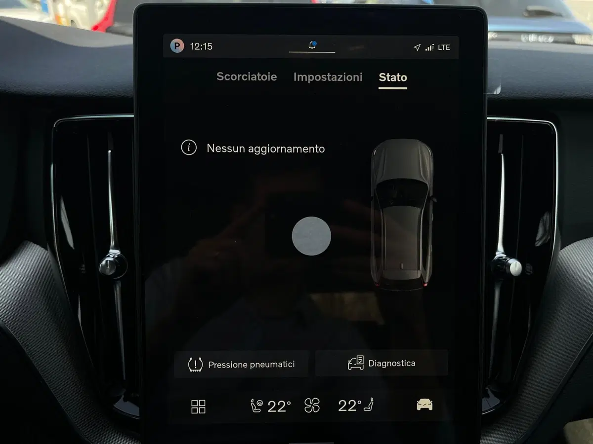 Volvo XC60 nuova a Como (18)