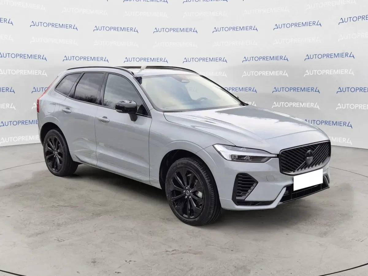 Volvo XC60 nuova a Como (4)