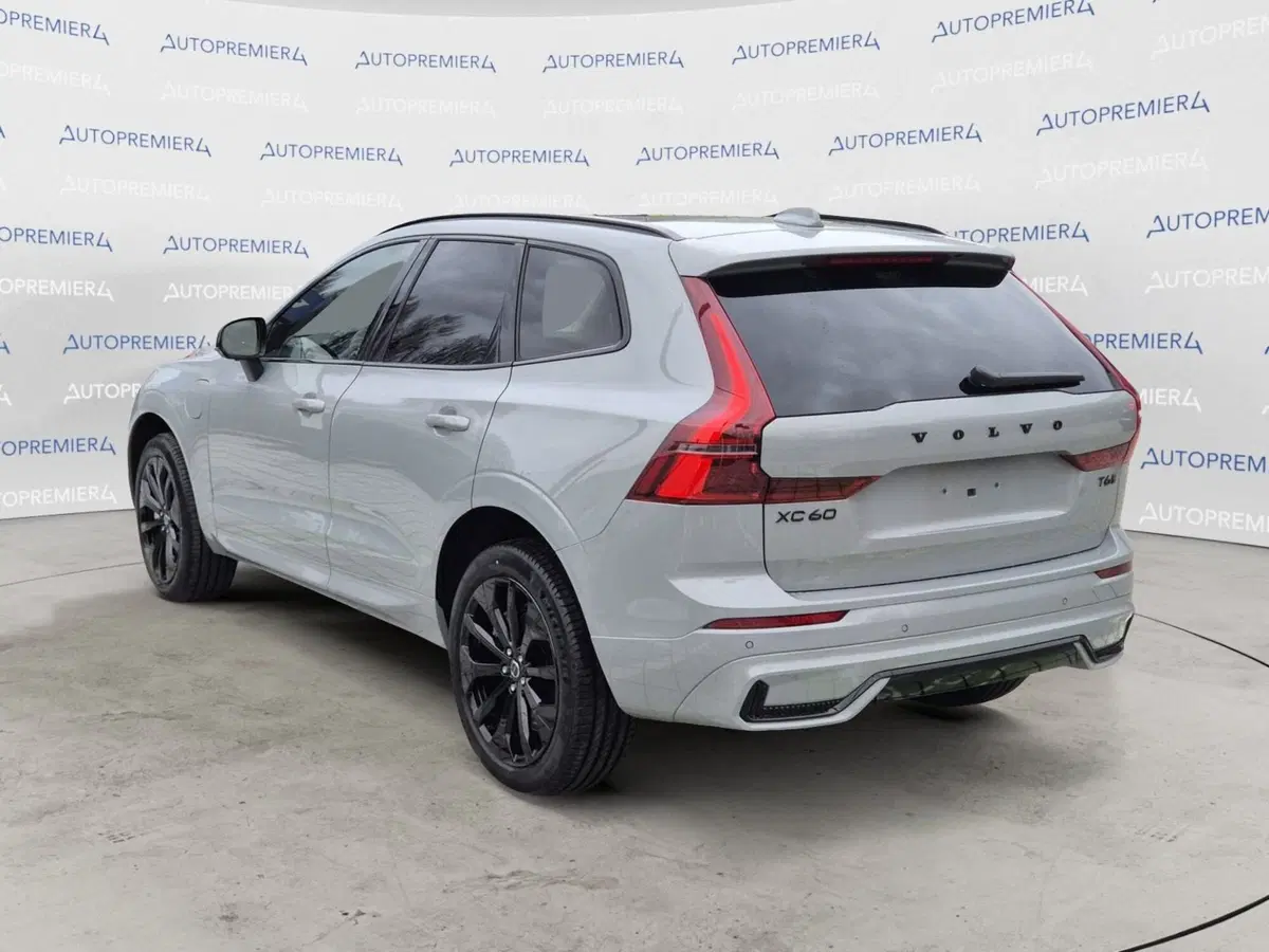 Volvo XC60 nuova a Como (5)