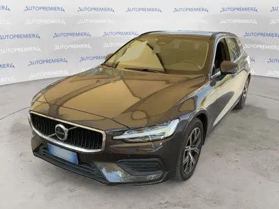 Volvo V60 2.0 b4 Core auto del 2022 usata a Como