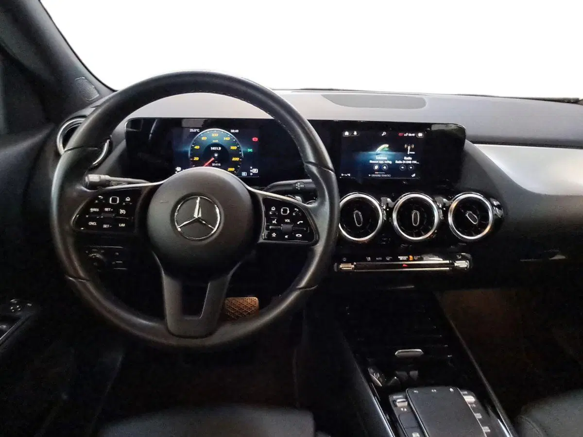 Mercedes-Benz GLA SUV usata a Rimini (12)