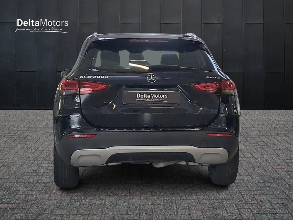 Mercedes-Benz GLA SUV usata a Rimini (4)