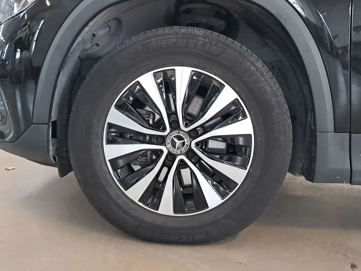 Mercedes-Benz GLA SUV usata a Rimini (7)