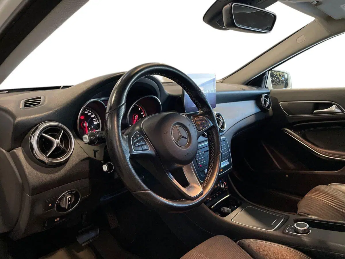 Mercedes-Benz GLA SUV usata a Macerata (16)