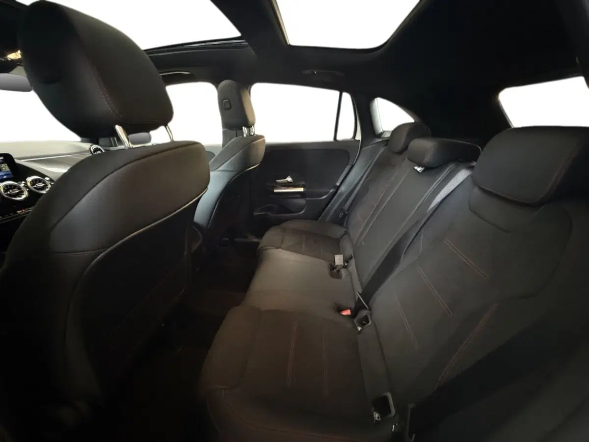 Mercedes-Benz GLA SUV usata a Napoli (14)