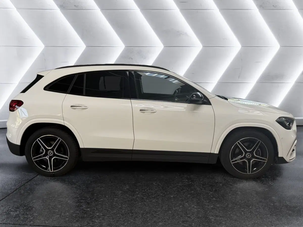 Mercedes-Benz GLA SUV usata a Napoli (5)