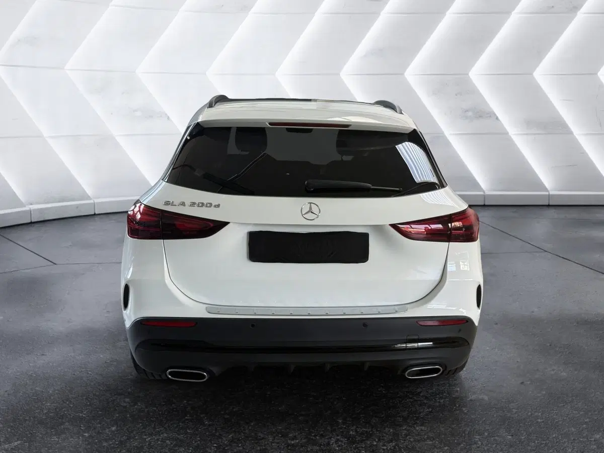 Mercedes-Benz GLA SUV usata a Napoli (8)