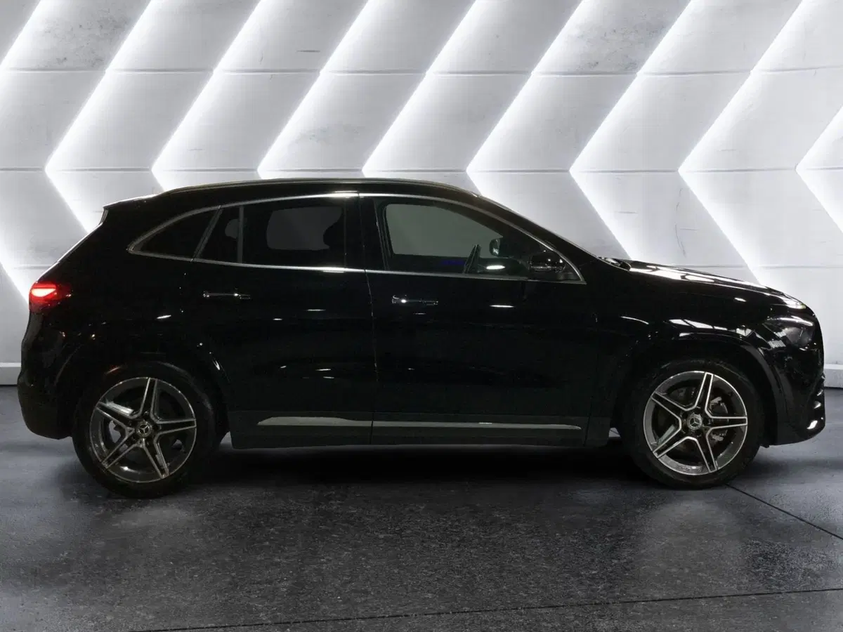 Mercedes-Benz GLA SUV usata a Caserta (4)