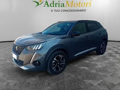 Peugeot 2008 BlueHDi 130 S&S EAT8 GT Pack del 2022 usata a Tavagnacco
