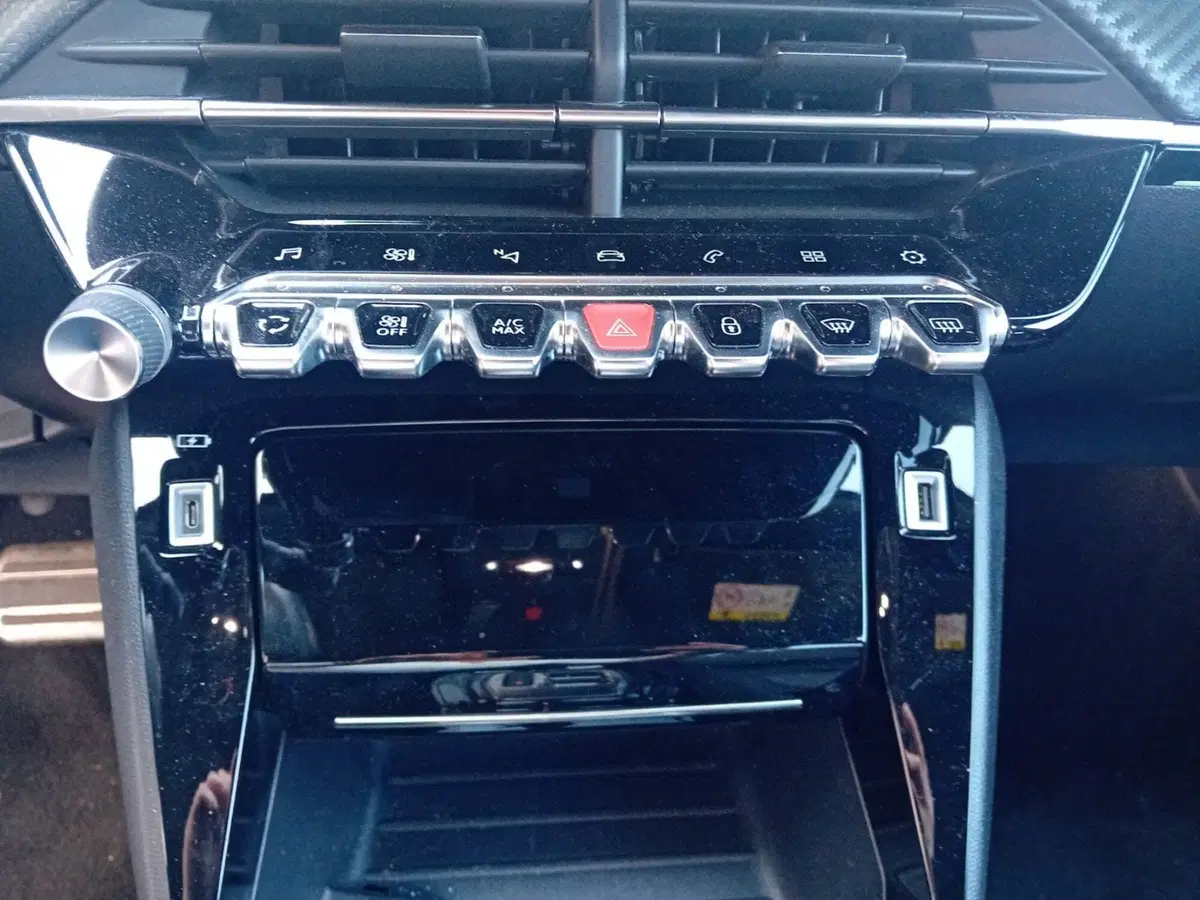 Peugeot 2008 usata a Udine (17)