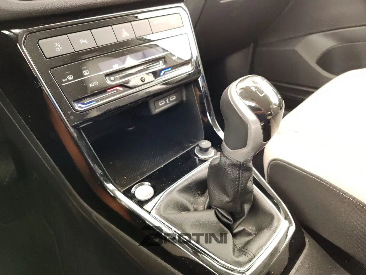 Volkswagen T-Cross usata a Massa-Carrara (12)